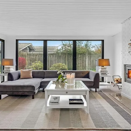 Awesome In With Wifi And 4 Bedrooms 펜션 *