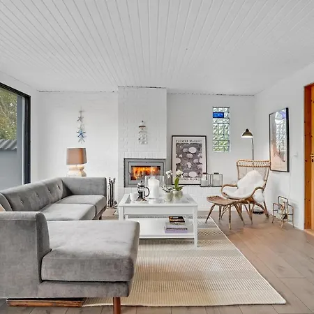 Awesome In With Wifi And 4 Bedrooms 펜션 Millinge