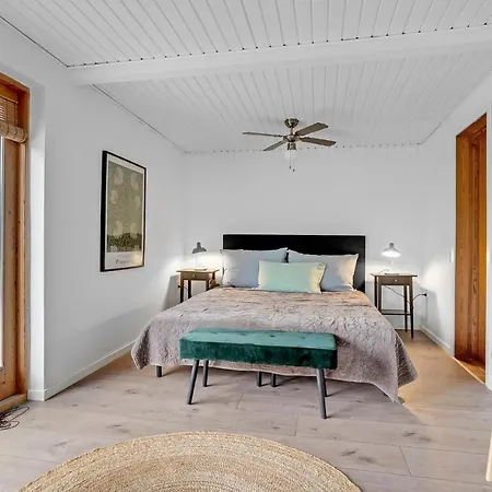 Awesome In With Wifi And 4 Bedrooms 펜션 Millinge